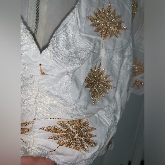 Selfie Leslie White Lace and Gold Glitter Embroidered Crop Top - Picture 4 of 9